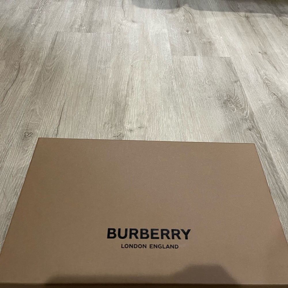 Womens Low top Burberry Sneakers